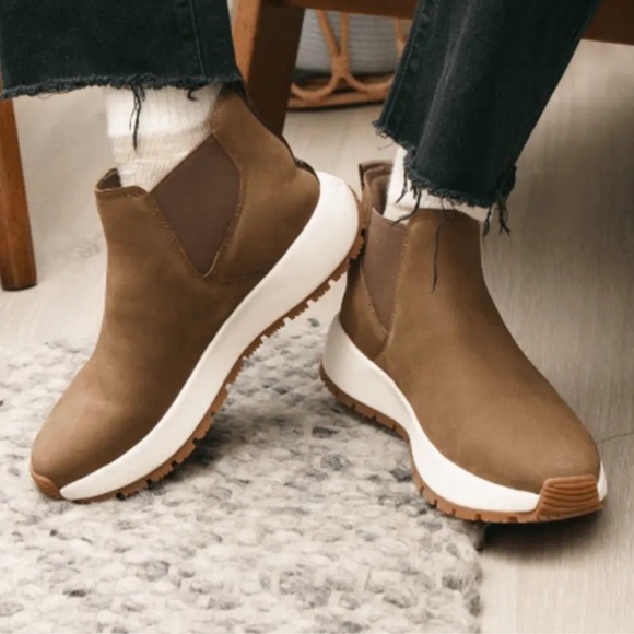 Women’s KIZIK Toronto boots in coffee size 8.5 - Picture 1 of 5